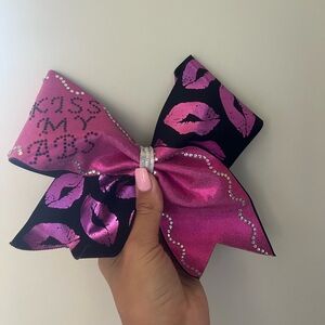 "Kiss My Abs" Cheer Bow